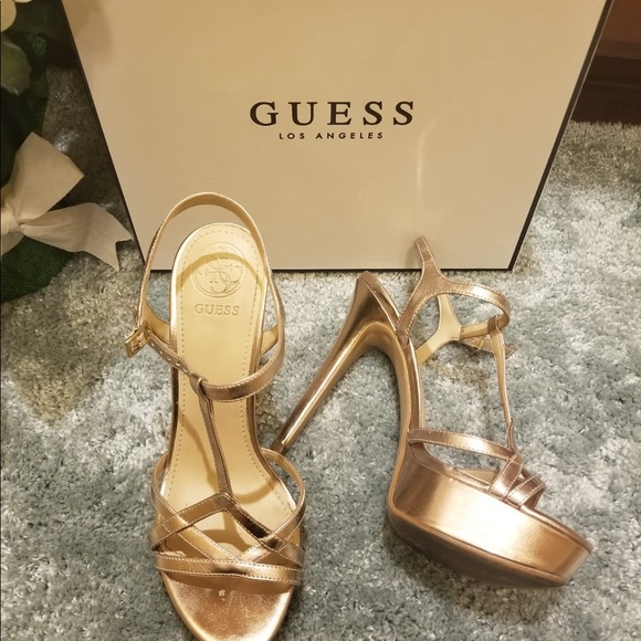 Guess Heels gold color size 6 - Picture 2 of 3